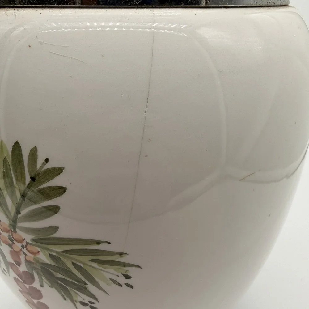 Aged Gibson USA Elite Vase With Lockable Lid & Latch